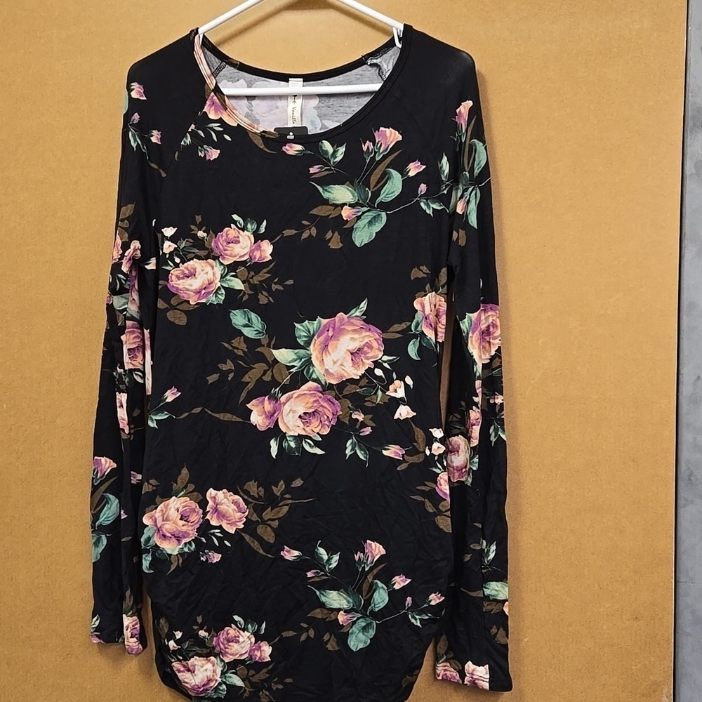 Vanilla Bay Black Floral Gather Together Tunic Top